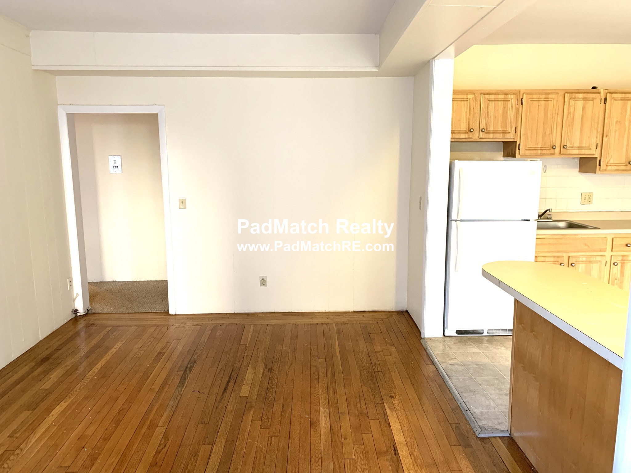 3 bed, 1.5 bath apartment for rent at 1137 Commonwealth Ave Unit 2, Allston — photo 2 of 16
