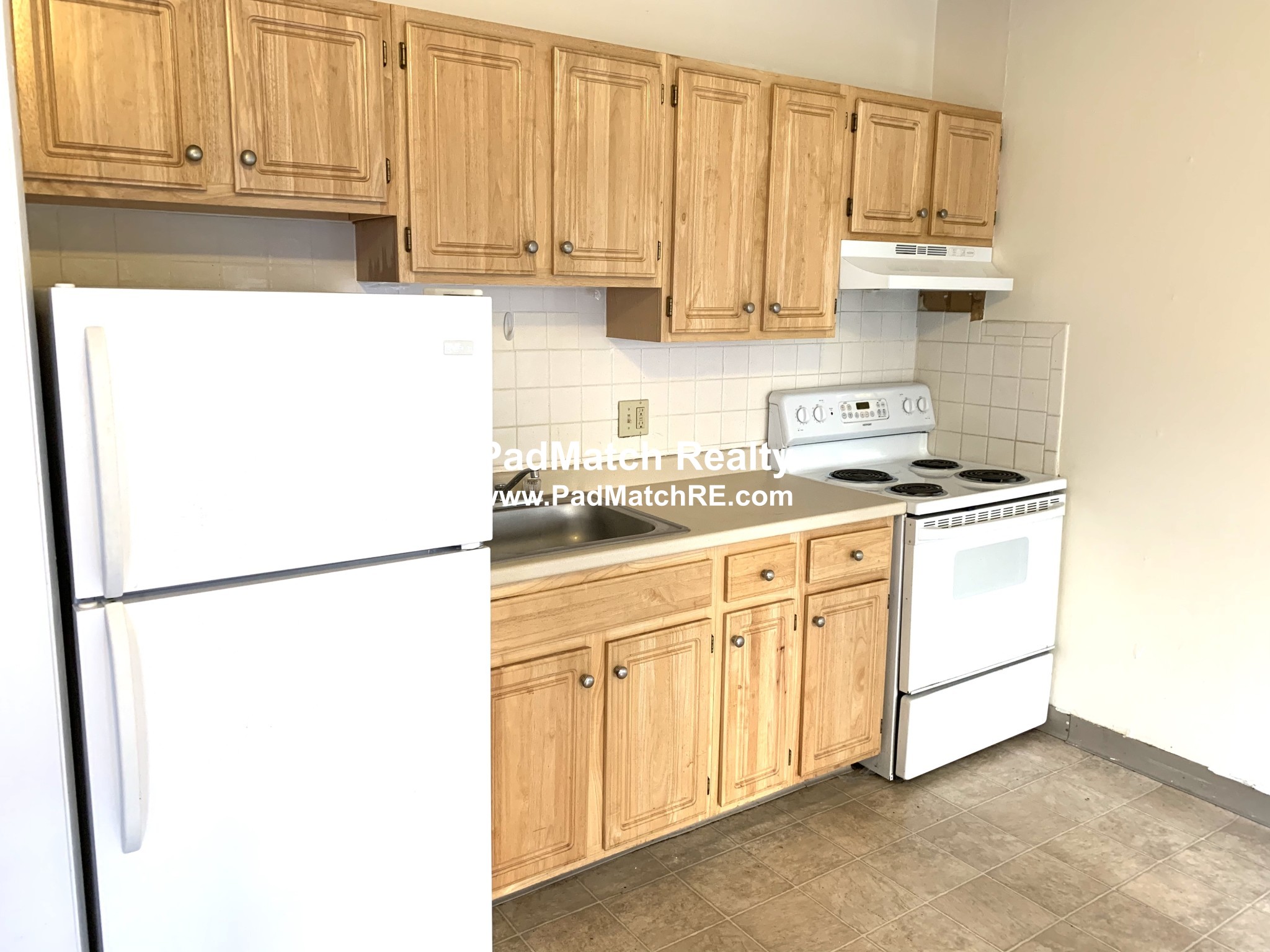 3 bed, 1.5 bath apartment for rent at 1137 Commonwealth Ave Unit 2, Allston — photo 6 of 16