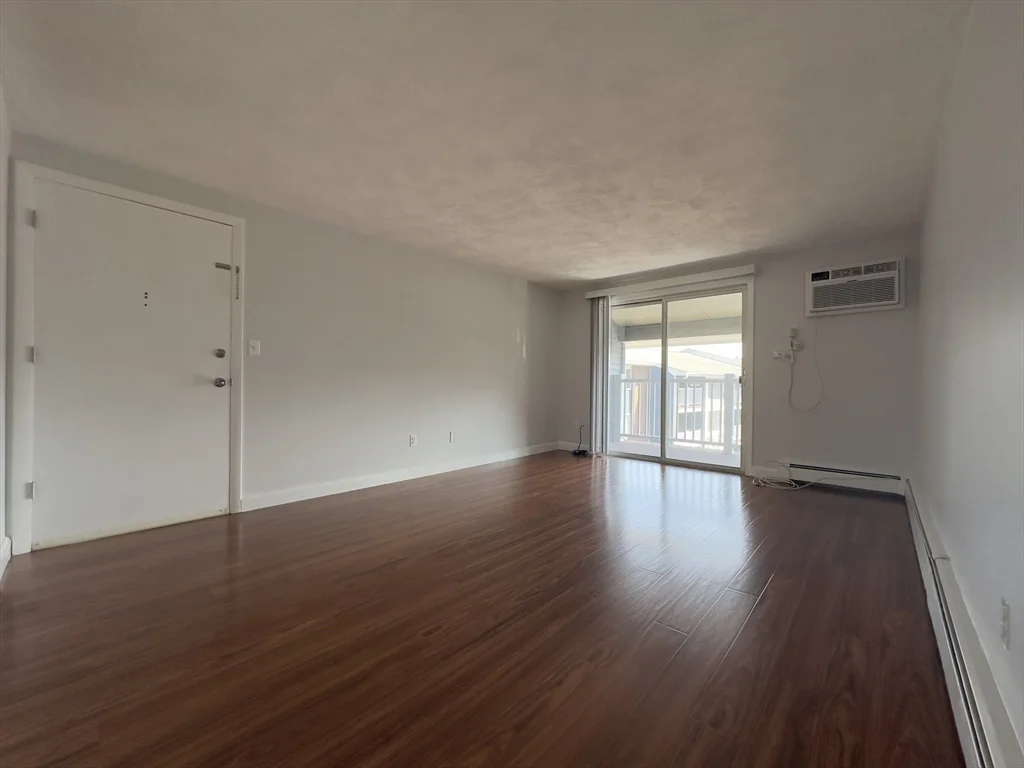 11 Woodcrest Ct, South Weymouth