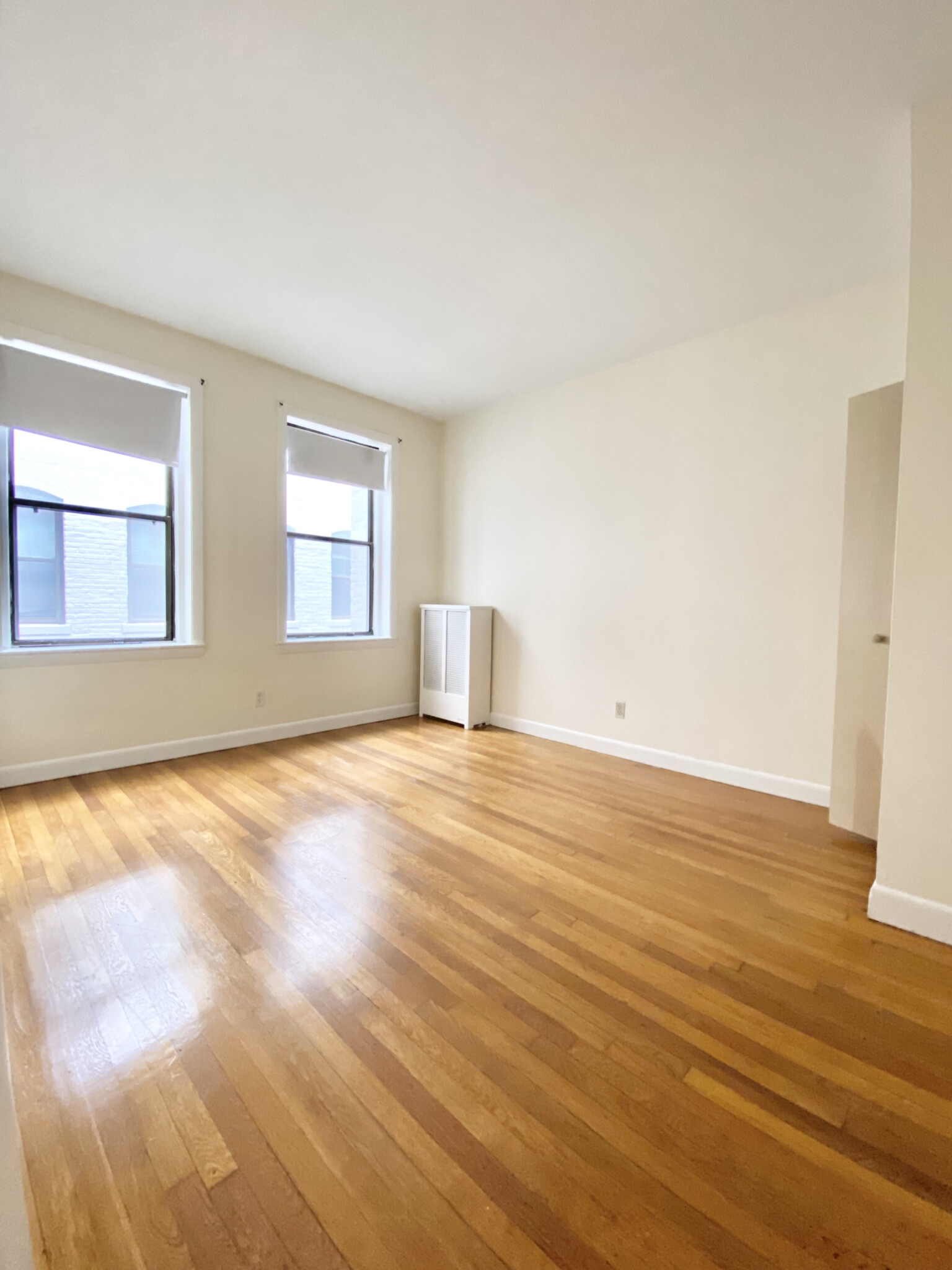 3 bed, 1.5 bath apartment for rent at 1133 Commonwealth Ave Unit 5., Allston — photo 2 of 3