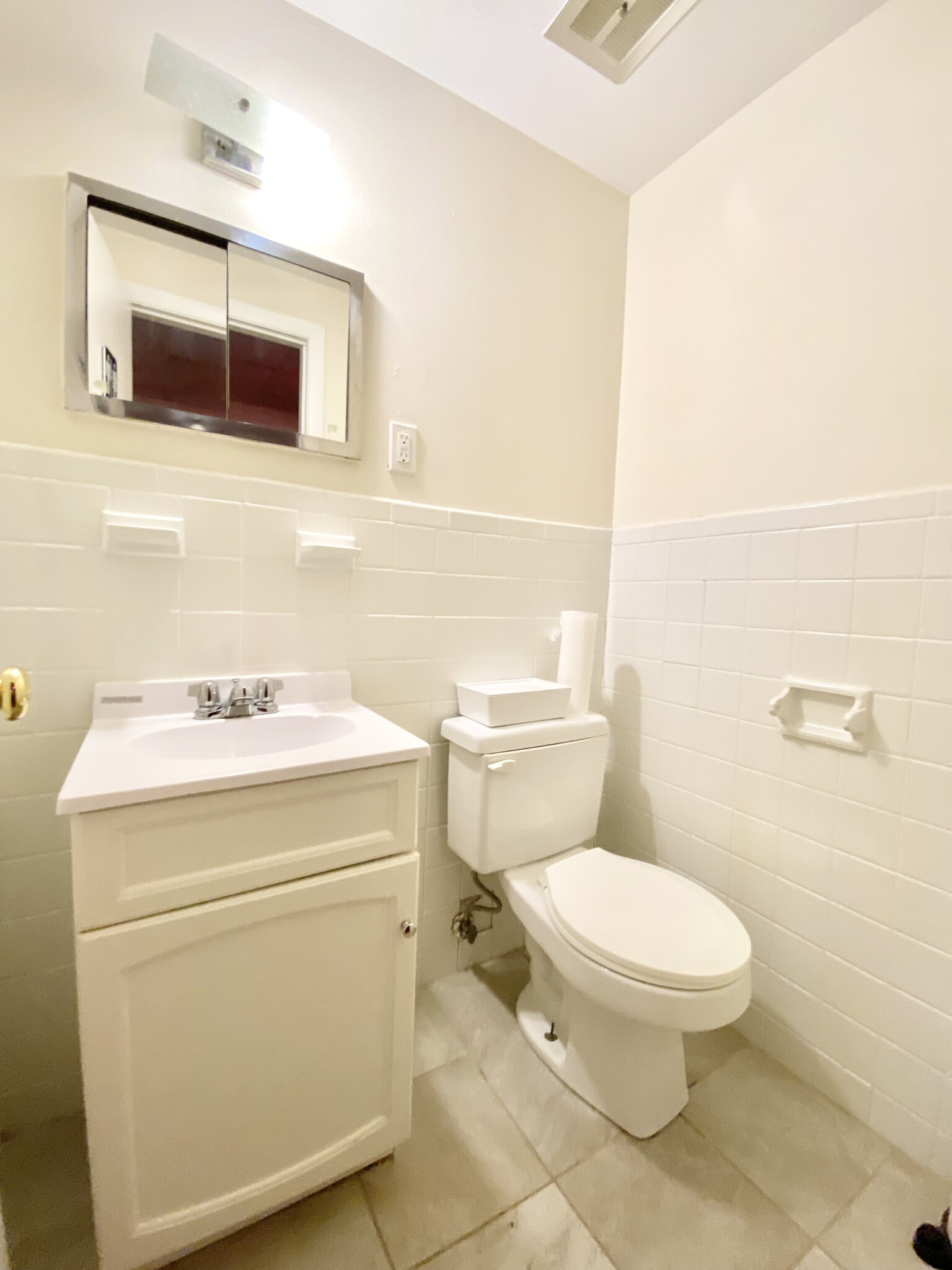 3 bed, 1.5 bath apartment for rent at 1133 Commonwealth Ave Unit 5.., Allston