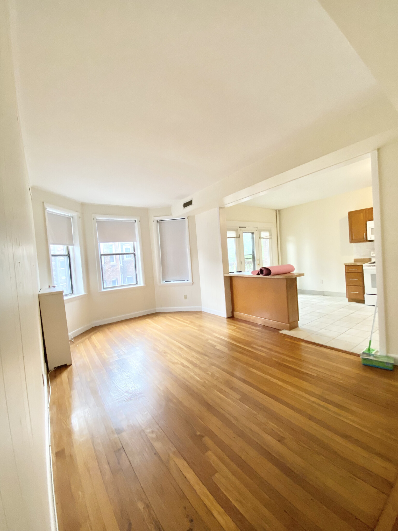 3 bed, 1.5 bath apartment for rent at 1133 Commonwealth Ave Unit 5.,, Allston — photo 1 of 4