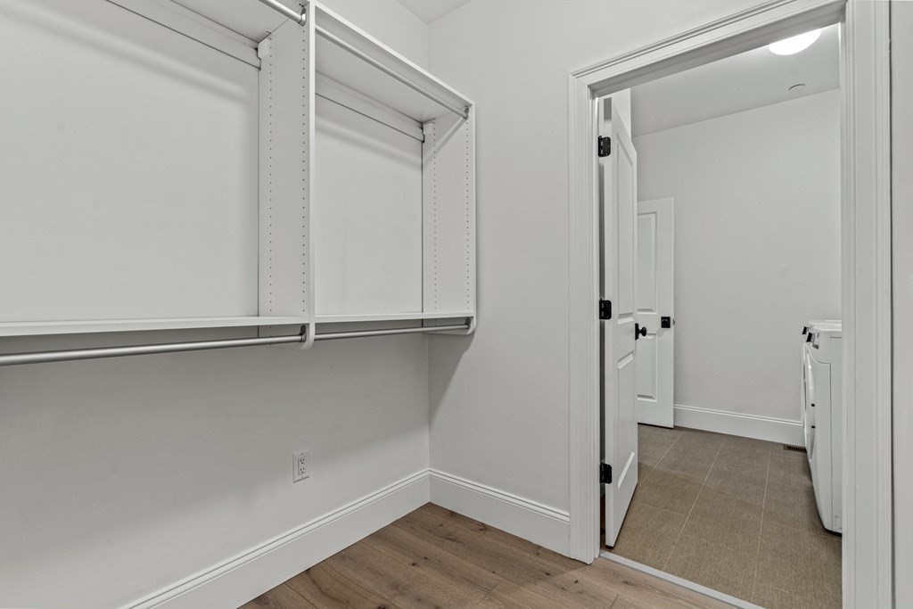 19 Lily Pond Ln, Lexington