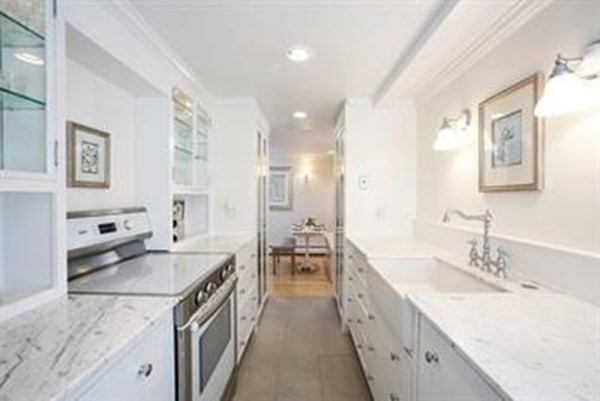 121 Marlborough St, Back Bay