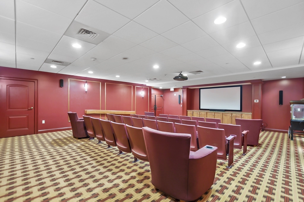 1275 Turnpike St, North Andover