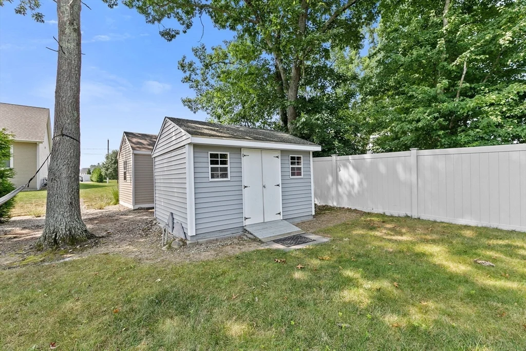 21 Pasture Brook Rd, Attleboro