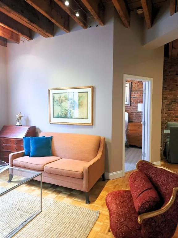 130 Fulton St, North End