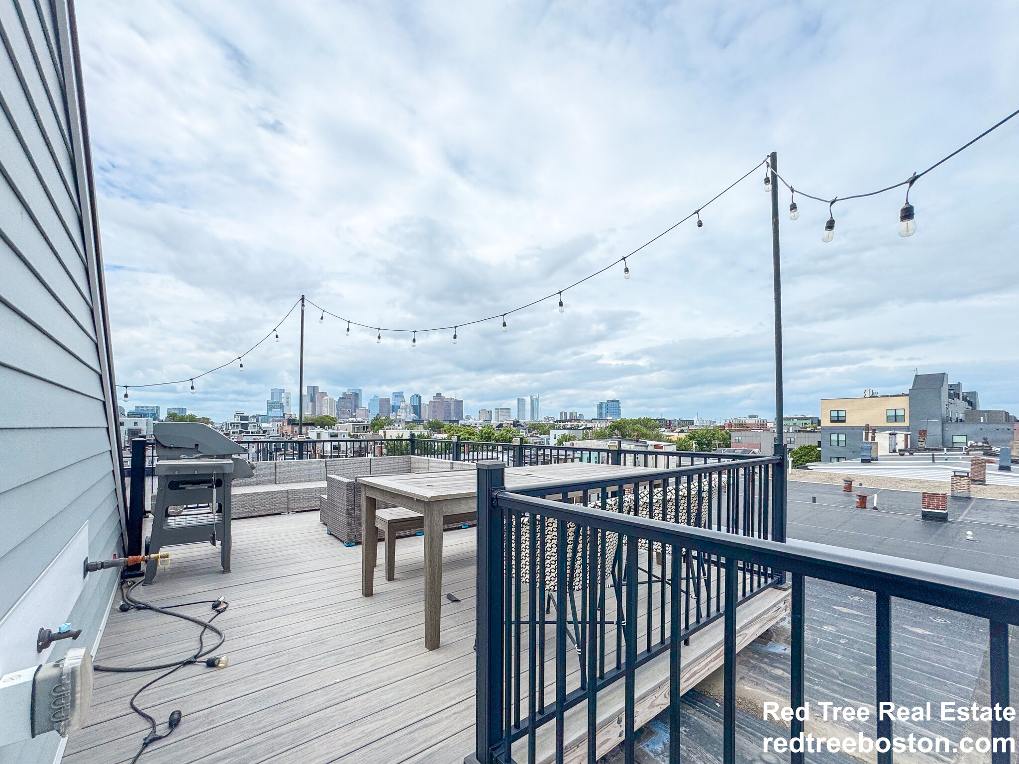 231 Maverick St, East Boston