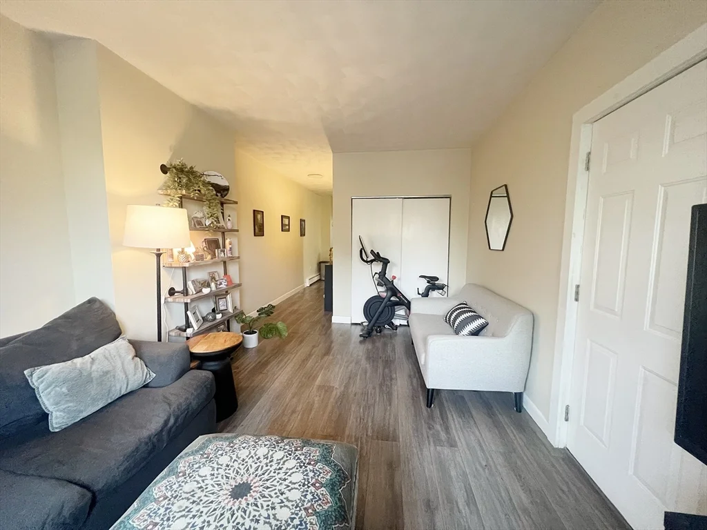 122 London, East Boston