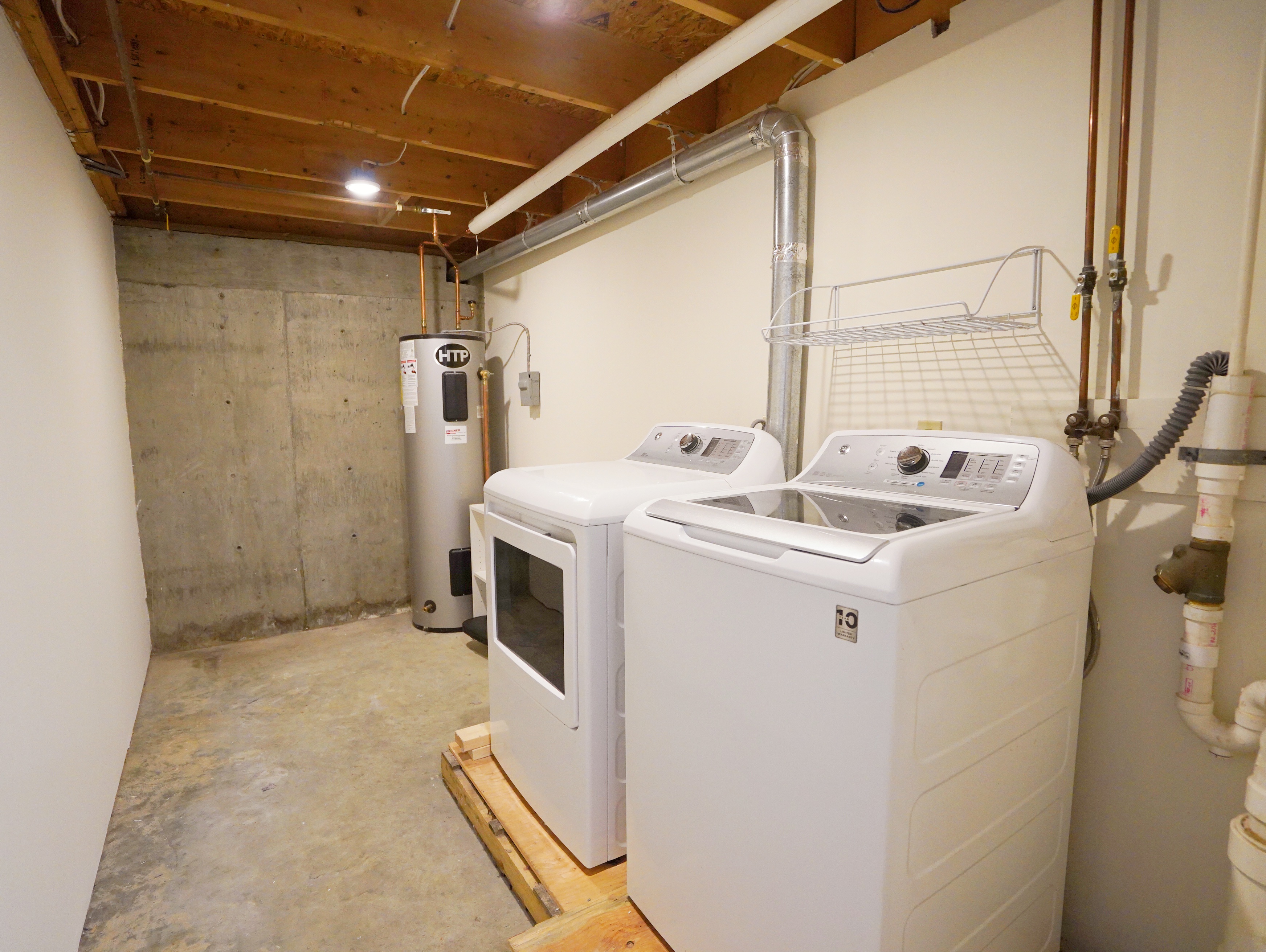 1 Angela Ln, Watertown