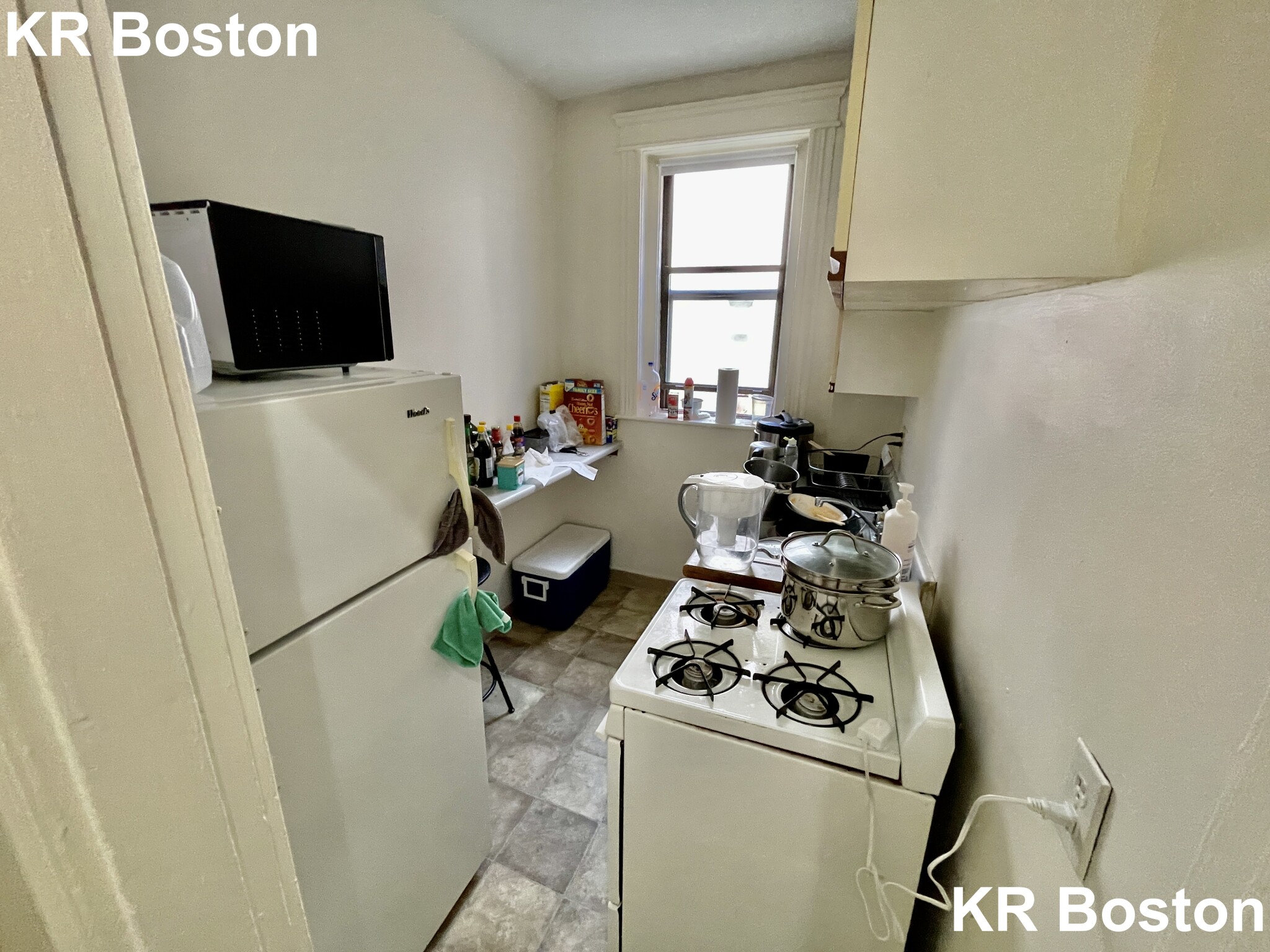 Studio bed, 1 bath apartment for rent at 1148 Commonwealth Ave Unit 5, Allston — photo 1 of 2