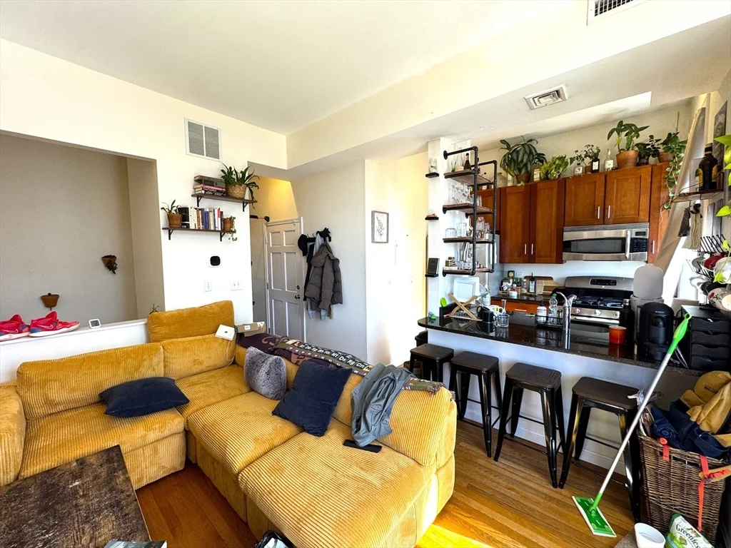 59 Fort Ave, Roxbury