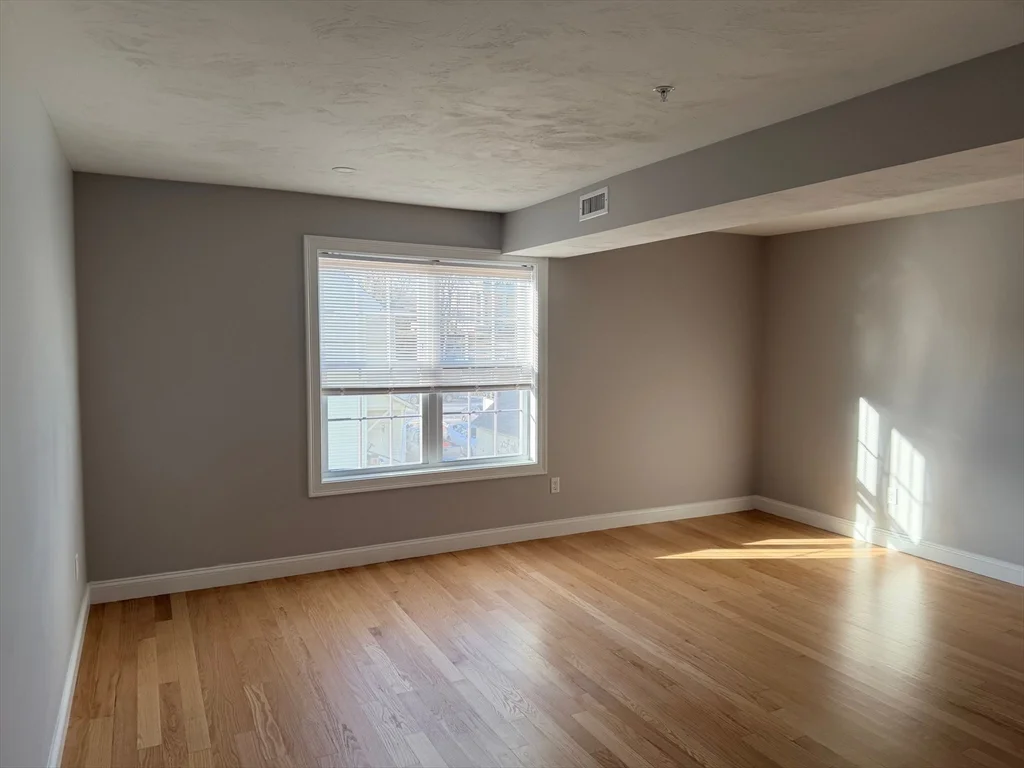 46 Church St, Hudson