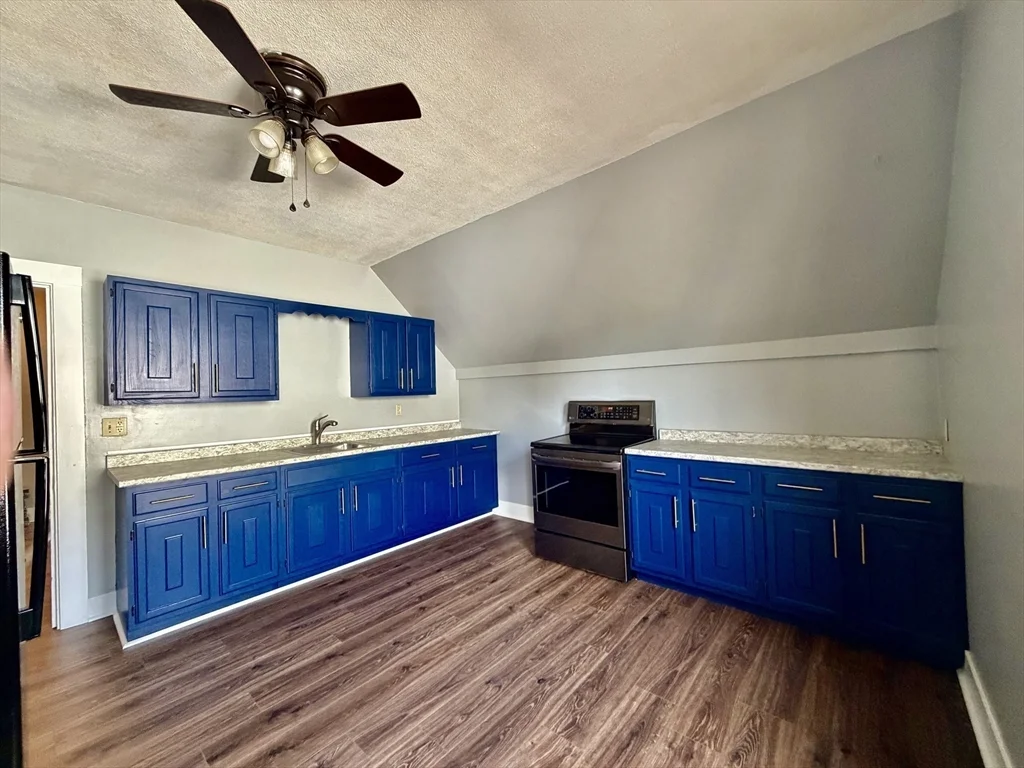 86 Maplewood Ave, Gloucester