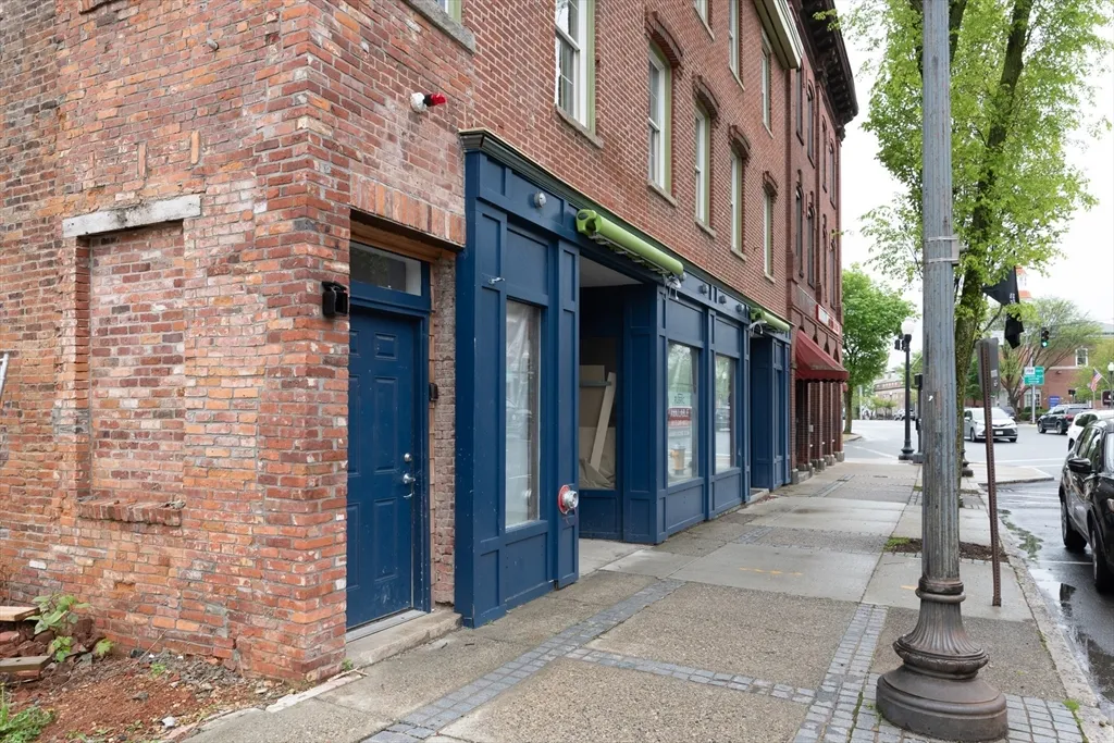 300 Main St, Southbridge