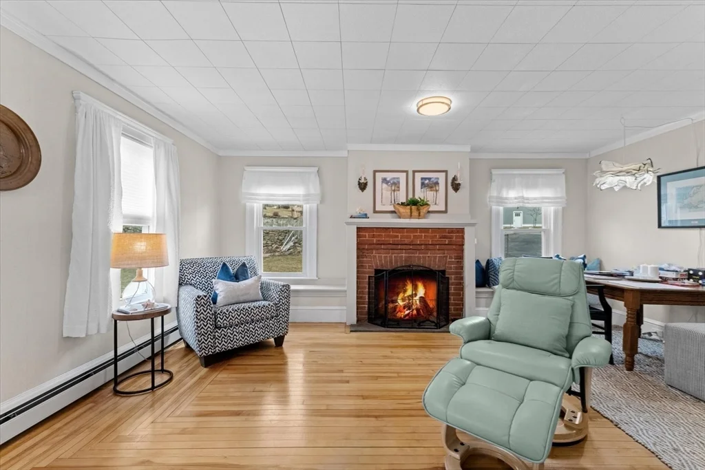 6 Davis Way, Worcester