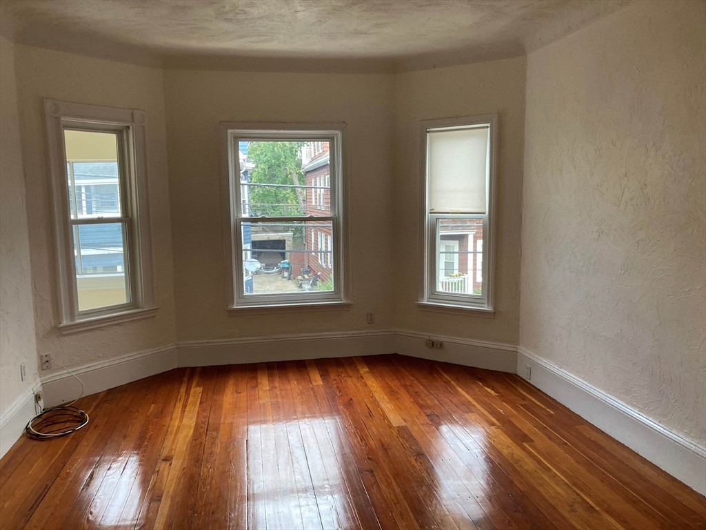 36 Windsor Rd, Davis Square