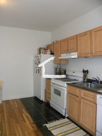 3 bed, 1 bath apartment for rent at 35 Cummings Rd Unit 2, Brighton — photo 4 of 6