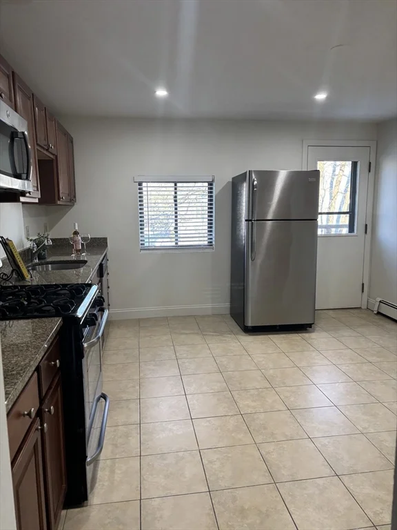 146 Willow St, Waltham