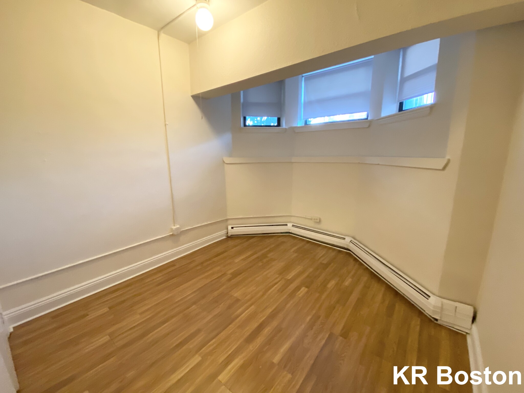 2 bed, 1 bath apartment for rent at 1156 Commonwealth Ave Unit 0A, Allston — photo 4 of 5