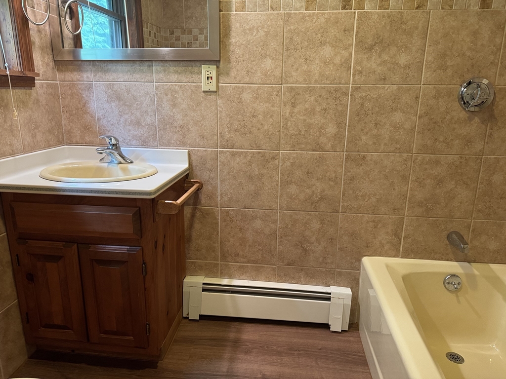 271 Wanoosnoc Rd, Fitchburg