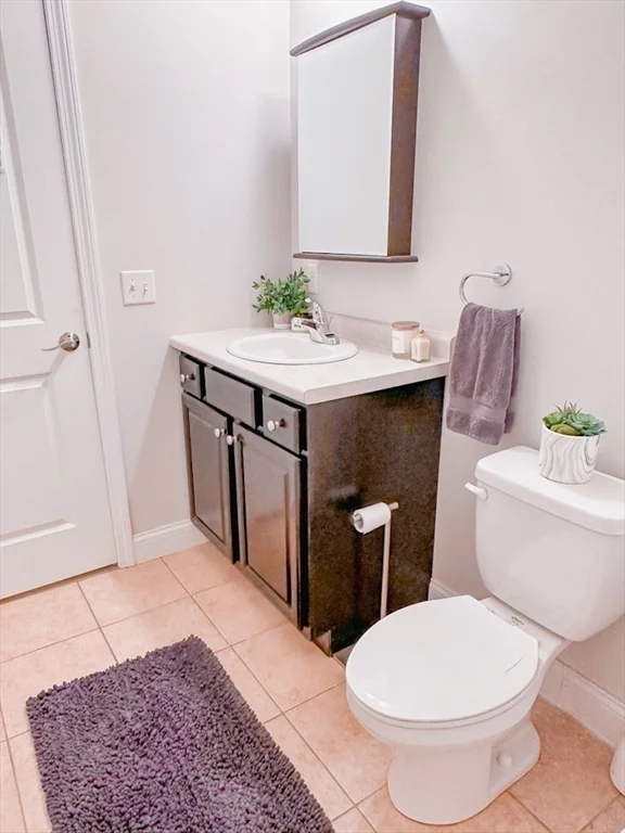 2 N Main St, Mansfield