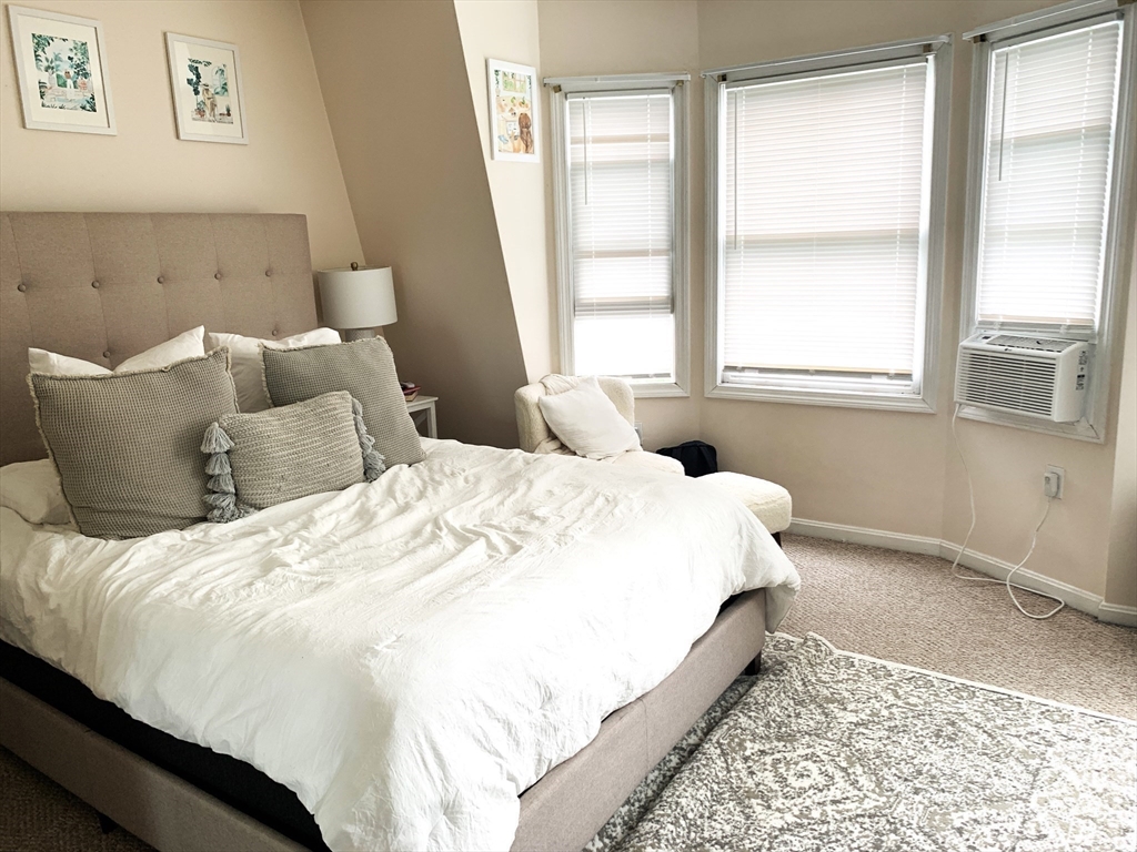 213 West 6th St, South Boston