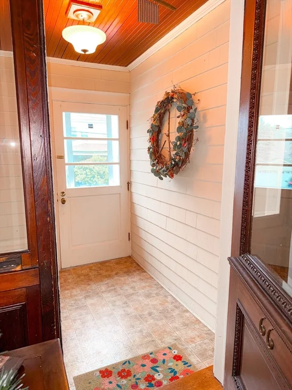 66 Riverview Ave, Waltham