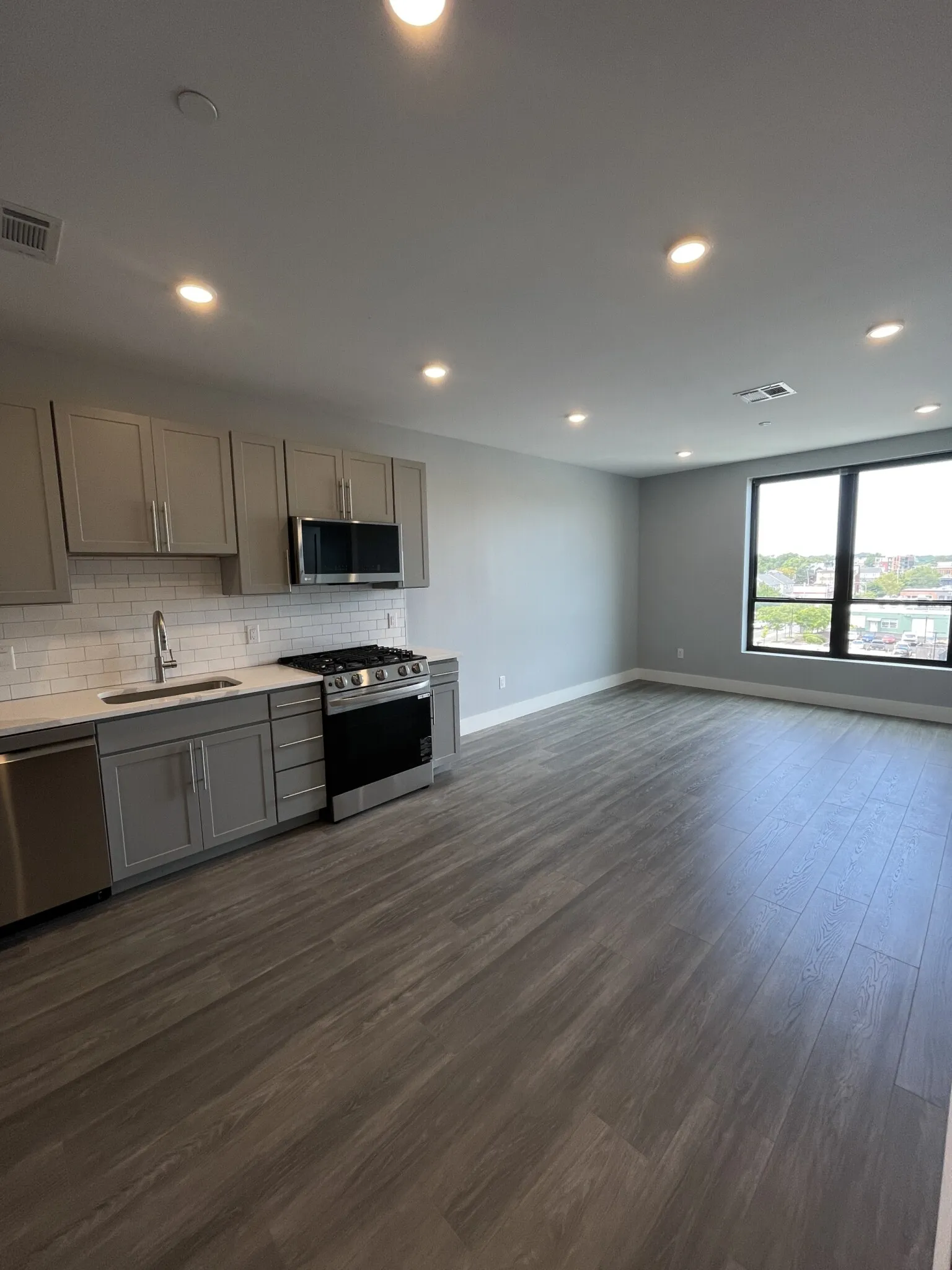 365 Western Ave, Brighton