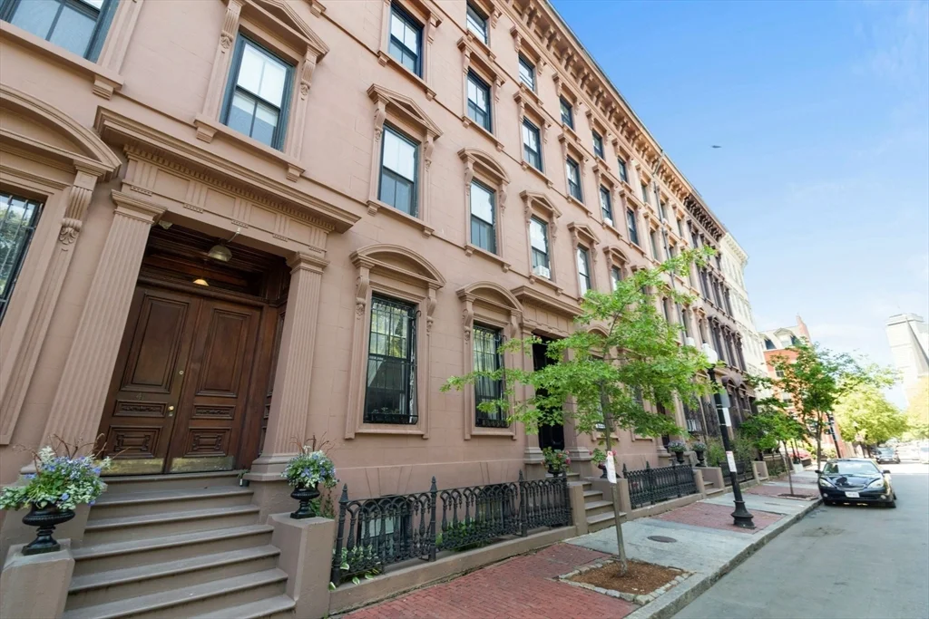 42 W Newton St, South End