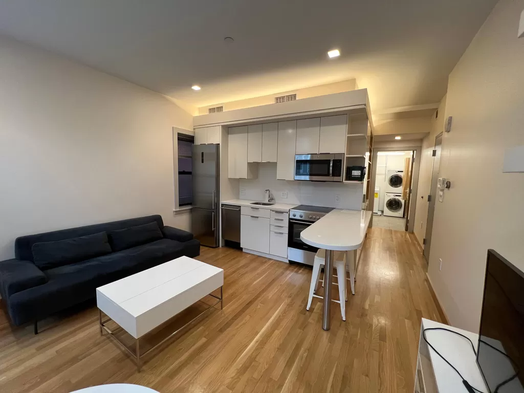 1 bed, 1 bath apartment for rent at 115 Mount Auburn St Unit 23, Harvard Square — photo 4 of 11