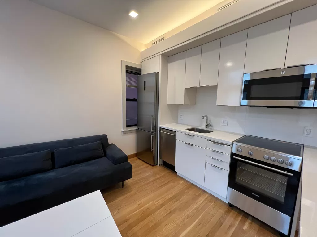 1 bed, 1 bath apartment for rent at 115 Mount Auburn St Unit 23, Harvard Square — photo 3 of 11