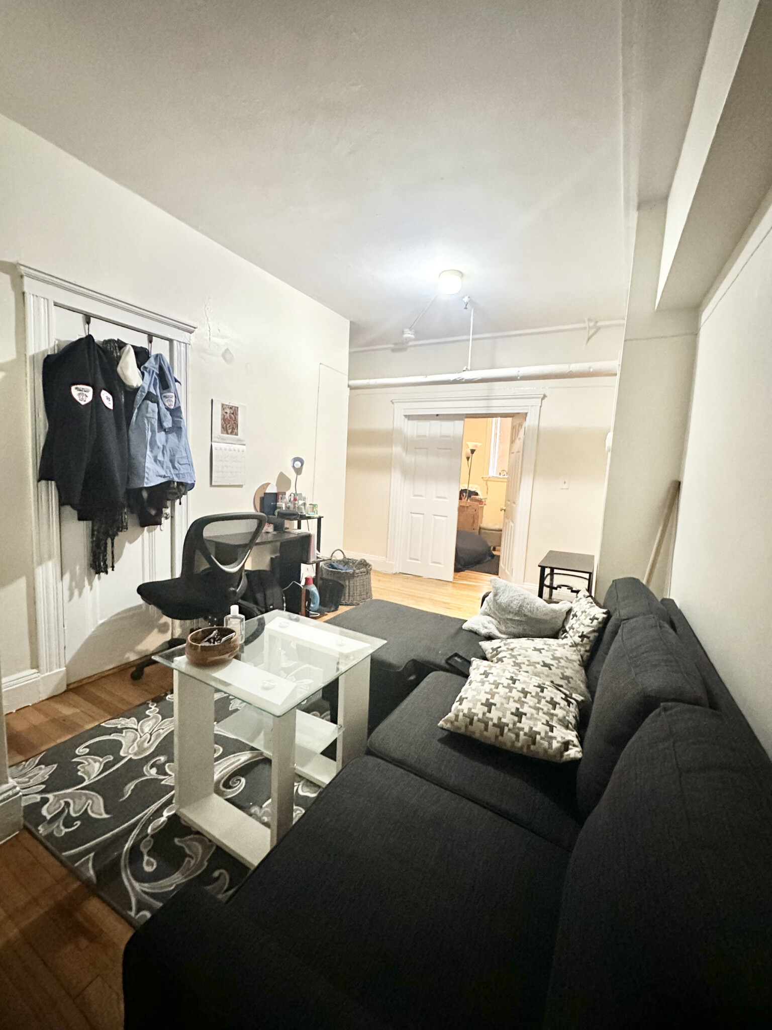 1 split bed, 1 bath apartment for rent at 116 Washington St, Unit 6, Brighton — photo 2 of 3