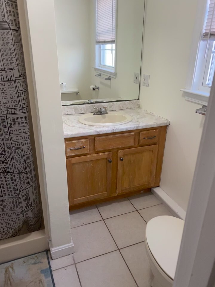 1 bed, 1 bath apartment for rent at 116 Selwyn Rd Unit B, Randolph — photo 6 of 8