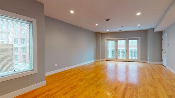 41 W 2nd St, South Boston