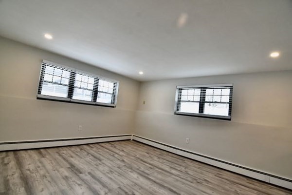 90 E Squantum, North Quincy