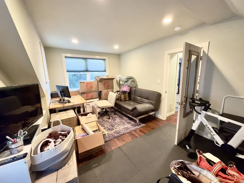 8 Fox Point, Dorchester