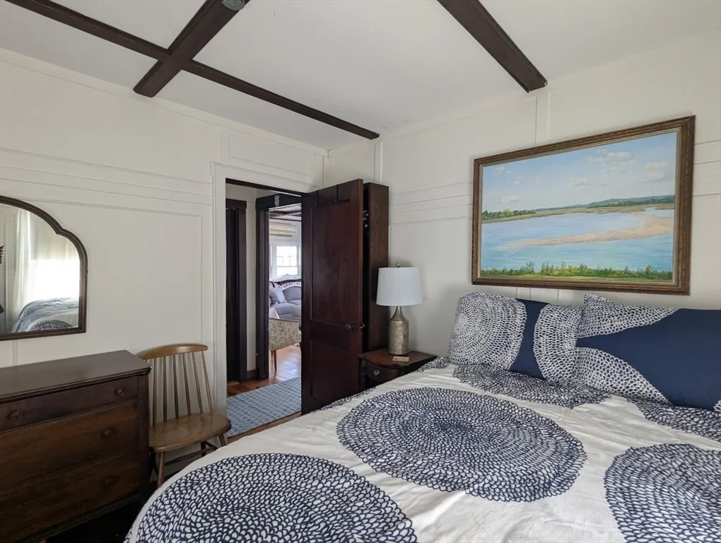 12 Cove Rd, Little Neck