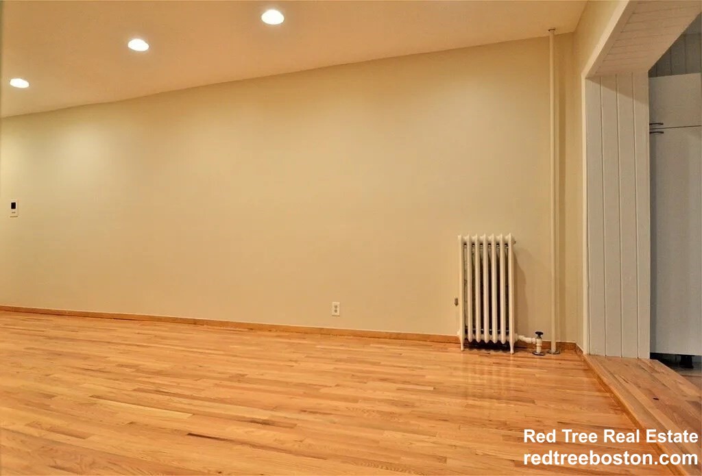 317 Summit Ave, Brighton