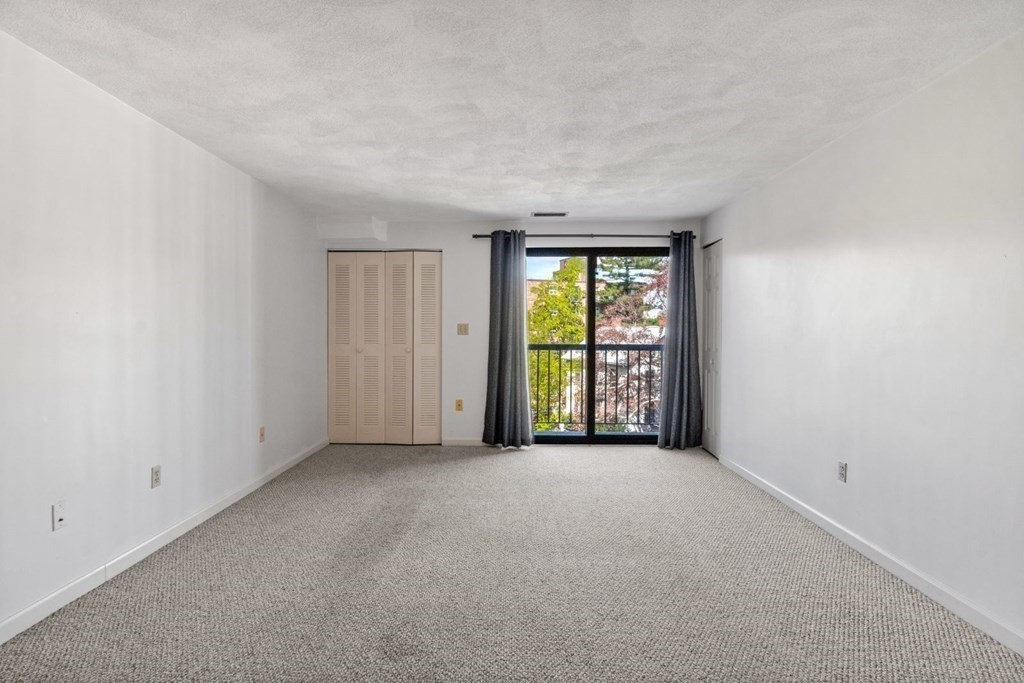 1600 Massachusetts Ave, Harvard Square