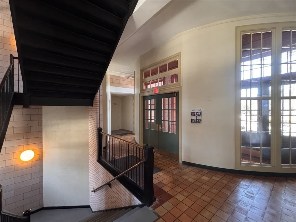 48 Forest St, Medford