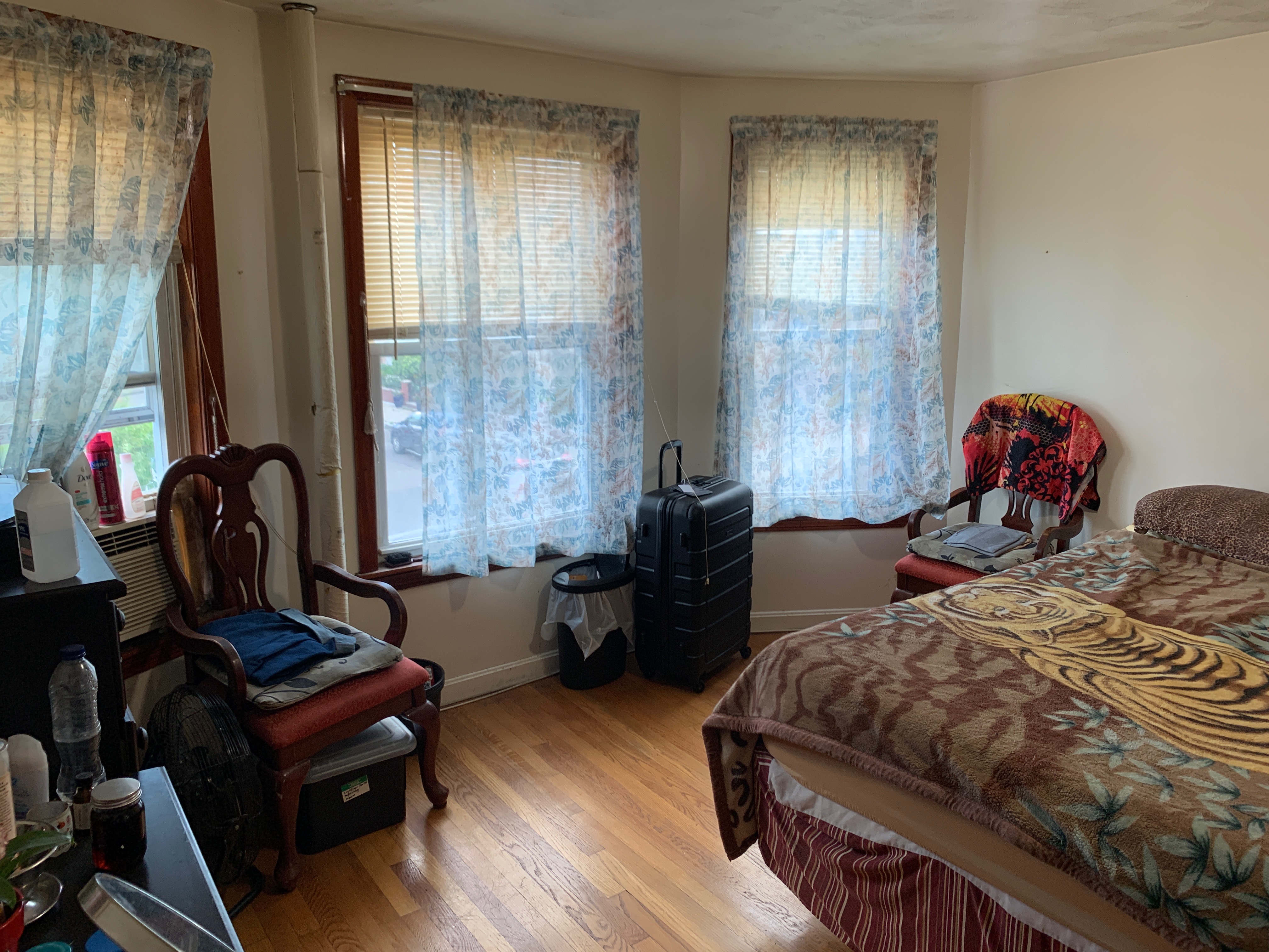 3 bed, 1 bath apartment for rent at 106 Vernal St Unit 2, Everett — photo 2 of 17