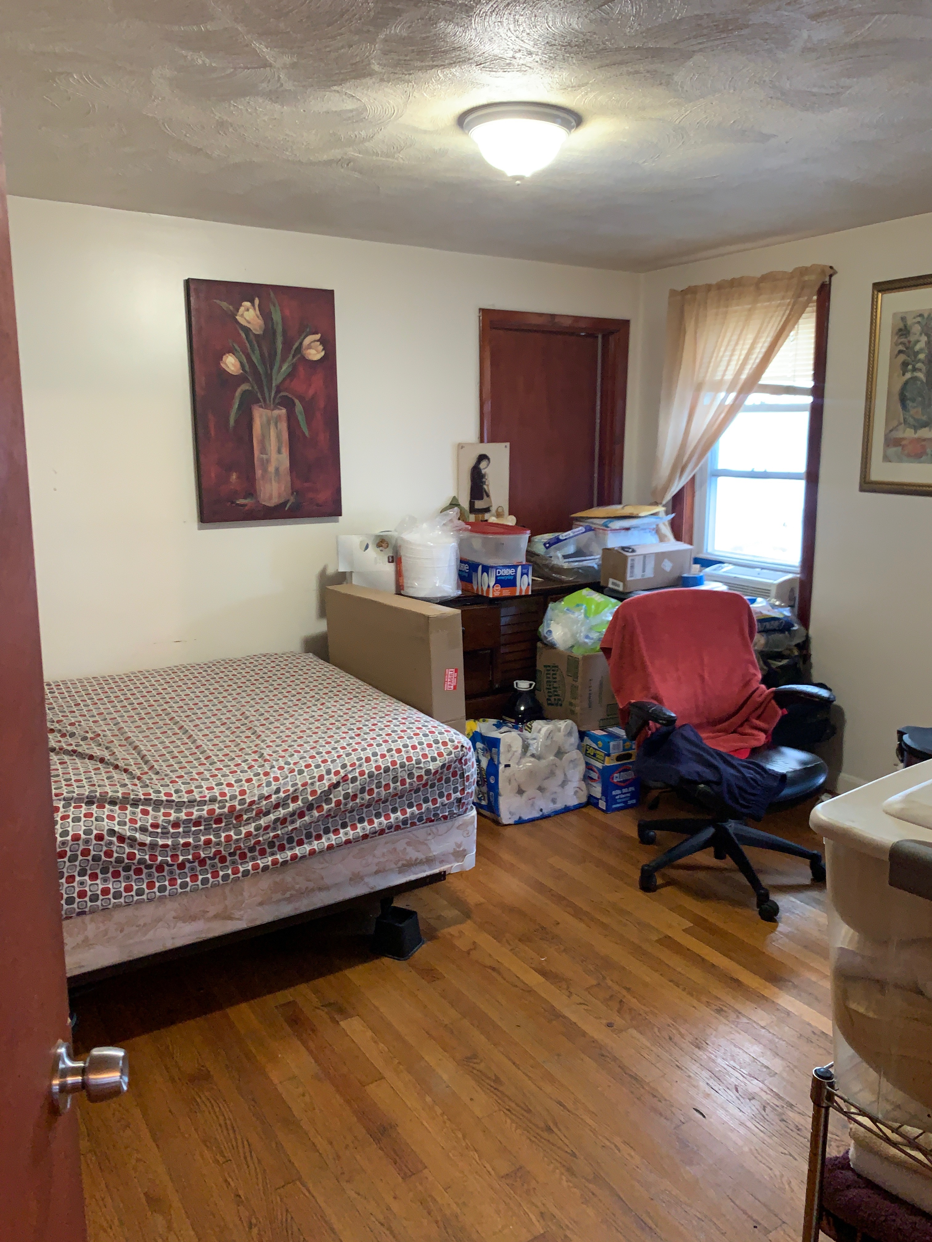3 bed, 1 bath apartment for rent at 106 Vernal St Unit 2, Everett — photo 4 of 17