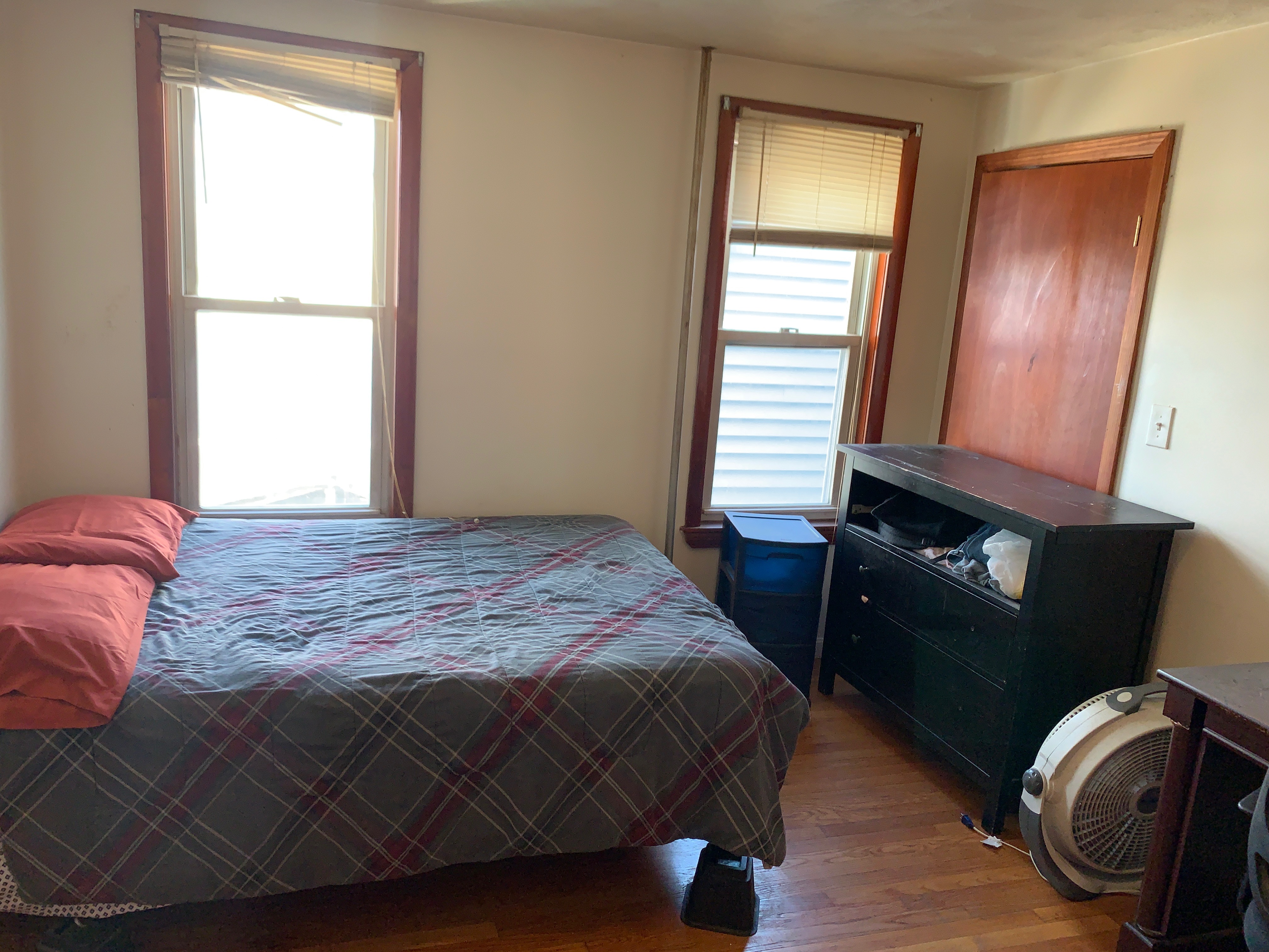 3 bed, 1 bath apartment for rent at 106 Vernal St Unit 2, Everett — photo 5 of 17