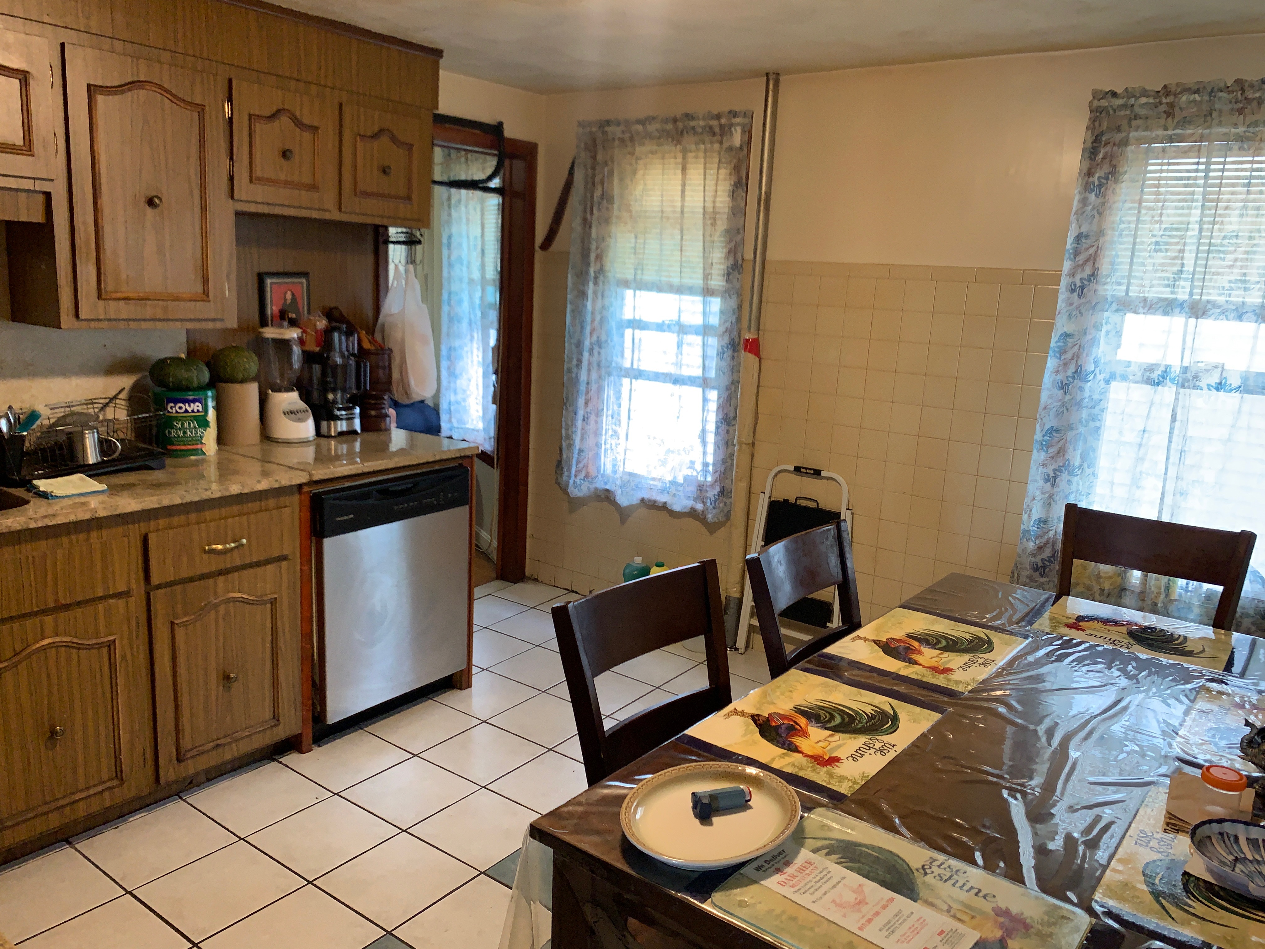 3 bed, 1 bath apartment for rent at 106 Vernal St Unit 2, Everett — photo 11 of 17