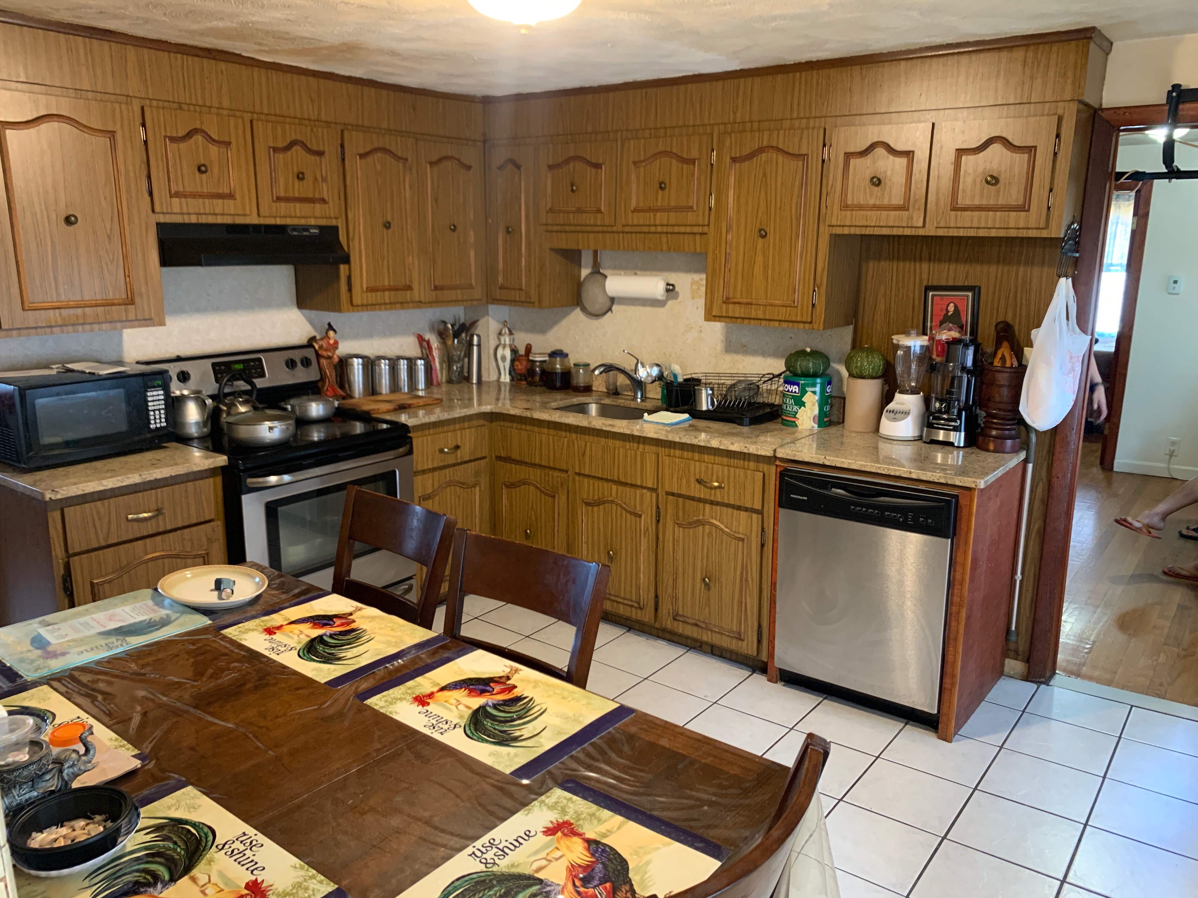 3 bed, 1 bath apartment for rent at 106 Vernal St Unit 2, Everett — photo 12 of 17