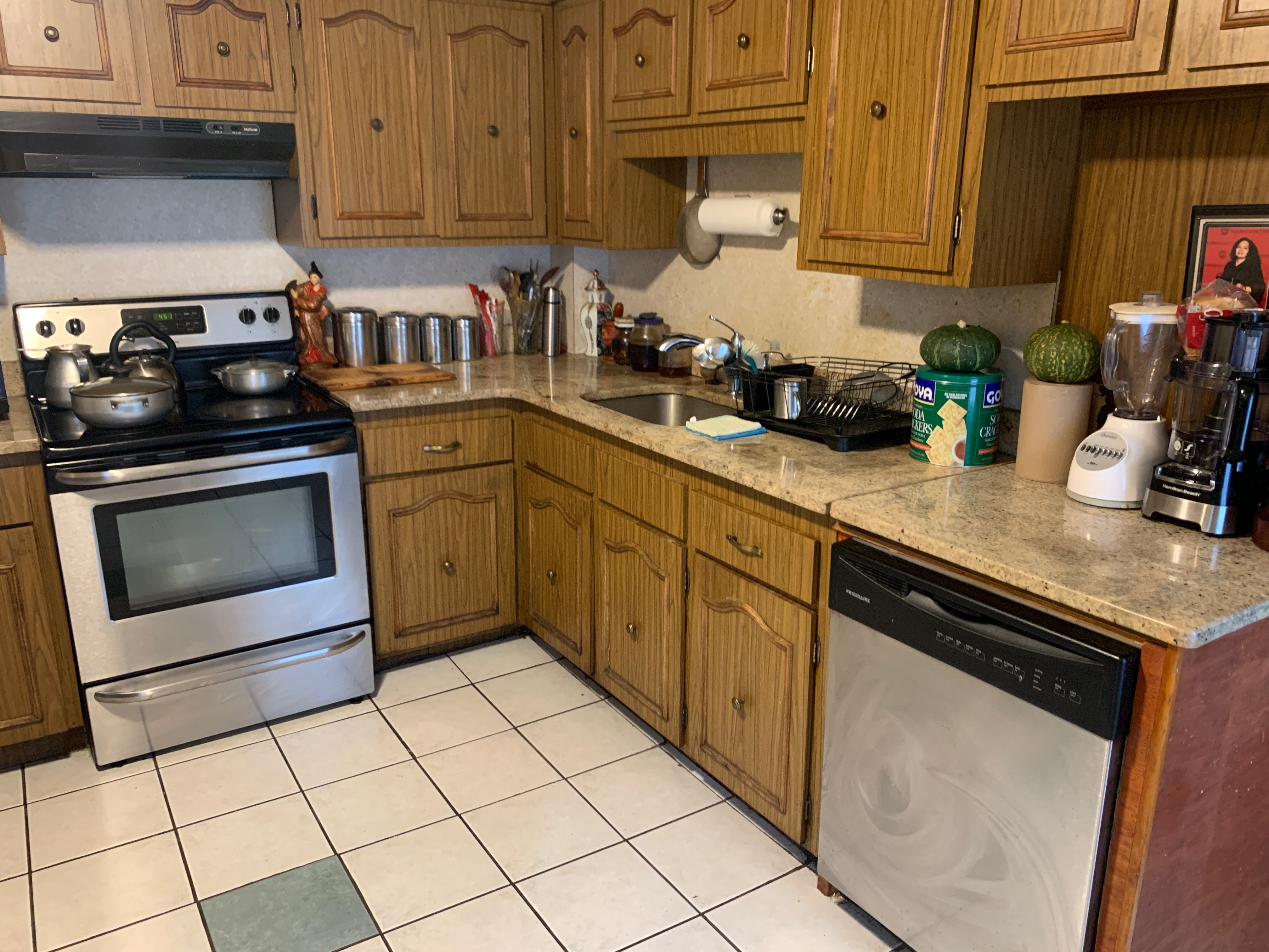 3 bed, 1 bath apartment for rent at 106 Vernal St Unit 2, Everett — photo 13 of 17