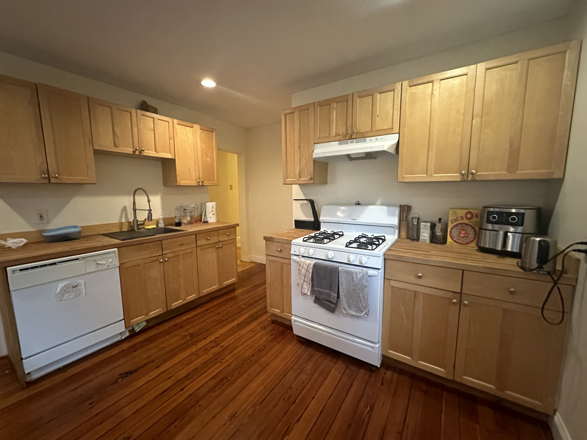 64 Pleasant St, Cambridgeport