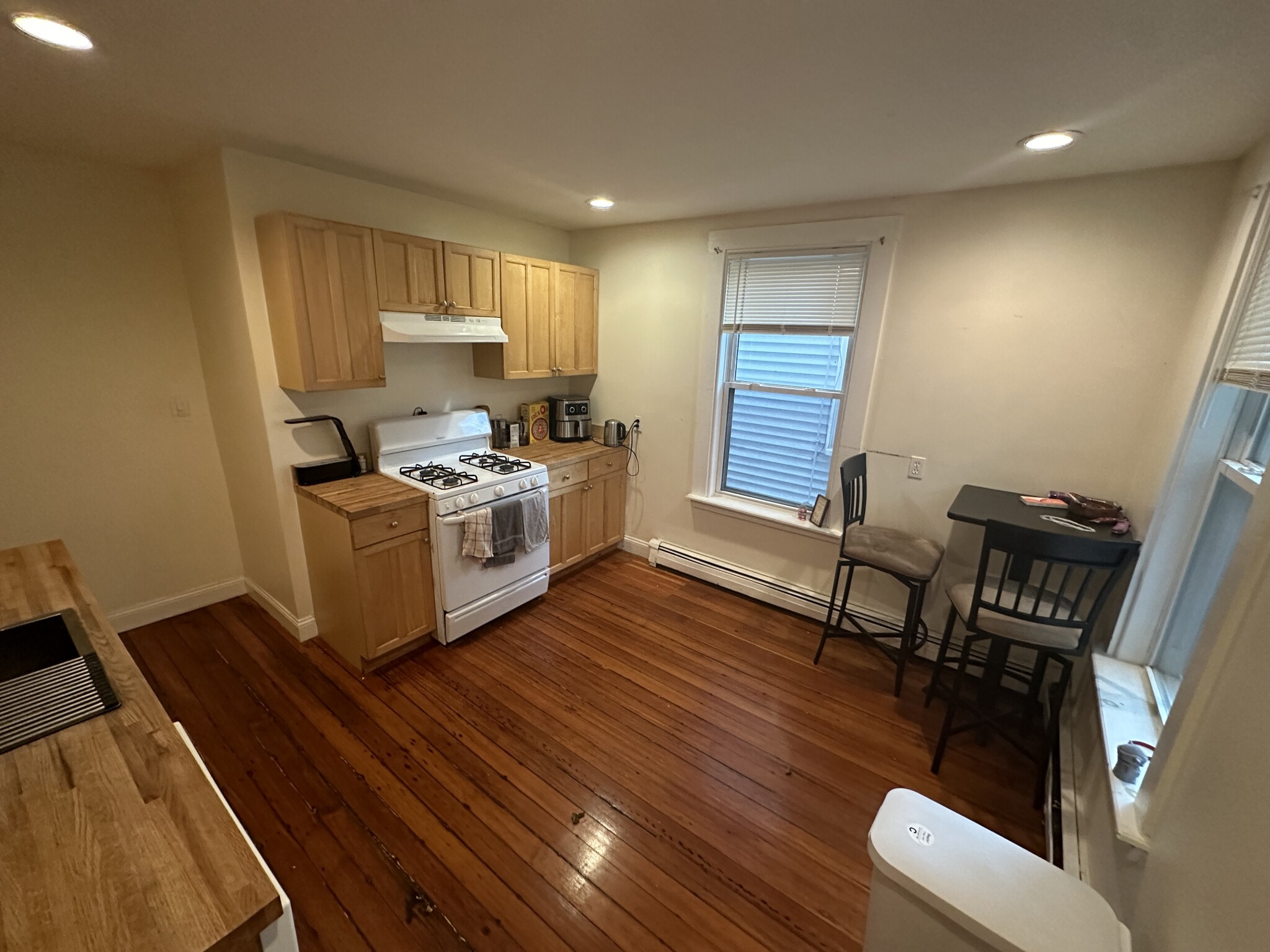 64 Pleasant St, Cambridgeport