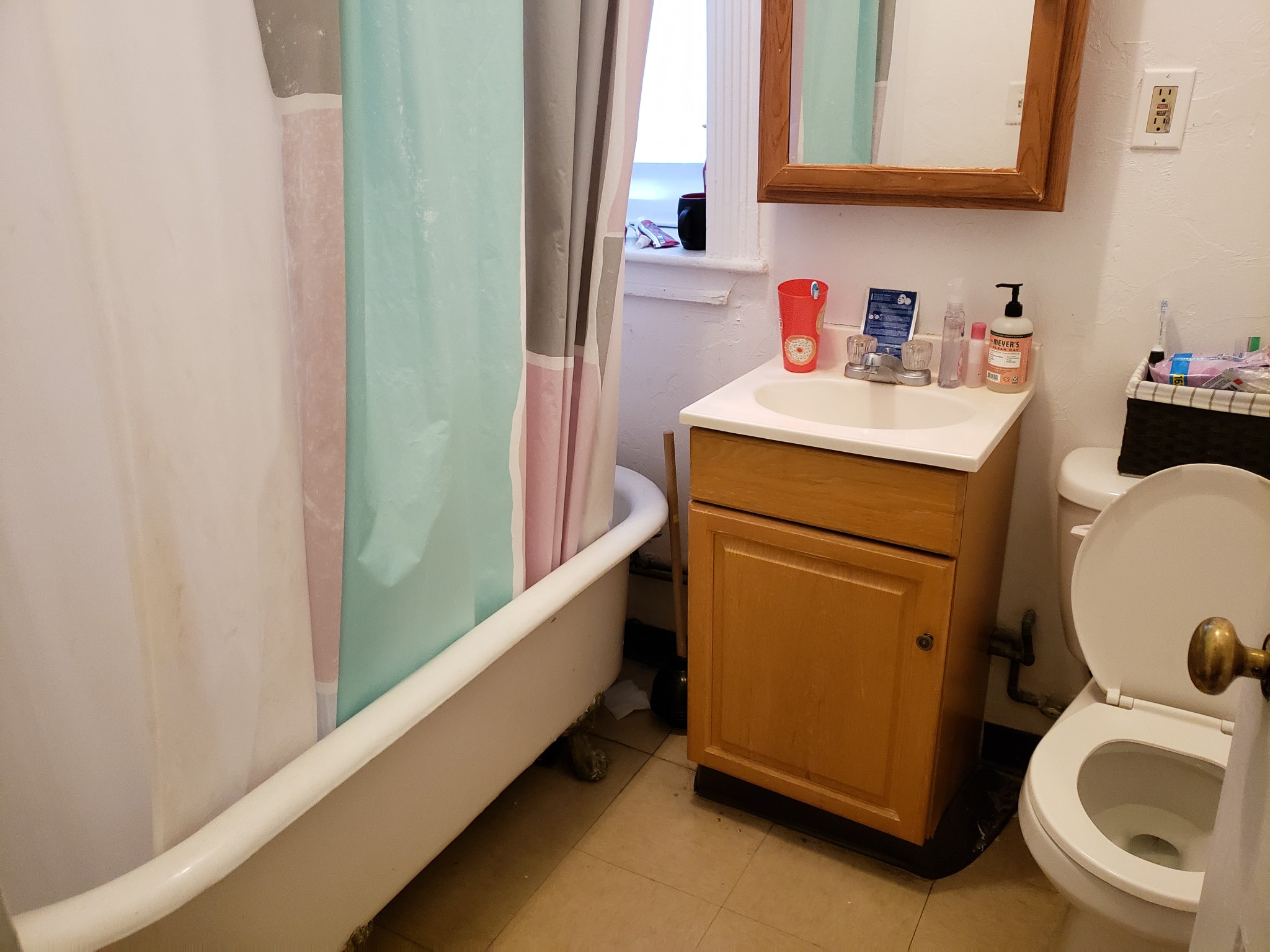 1 split bed, 1 bath apartment for rent at 71 Chester St Unit 16, Allston — photo 2 of 4